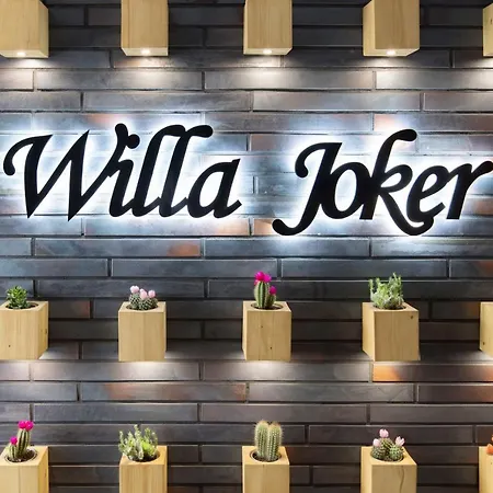 Joker *