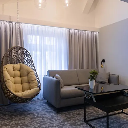 Проживание в семье Joker