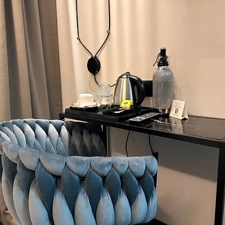 Проживание в семье Joker